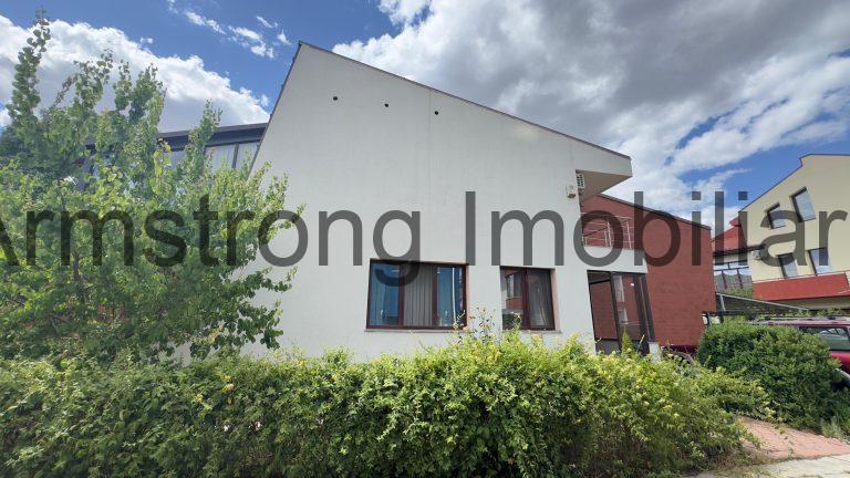 Vilă de vânzare în Uverturii – Eleganță și confort într-o zonă premium